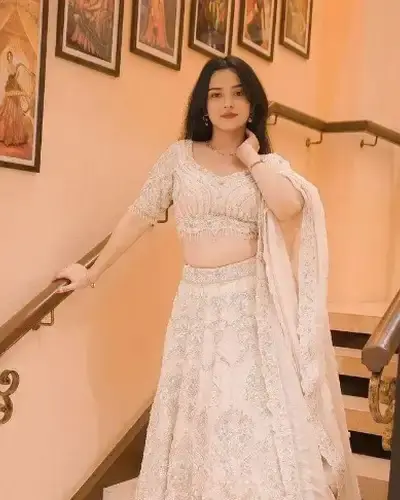 Escort Kadiam